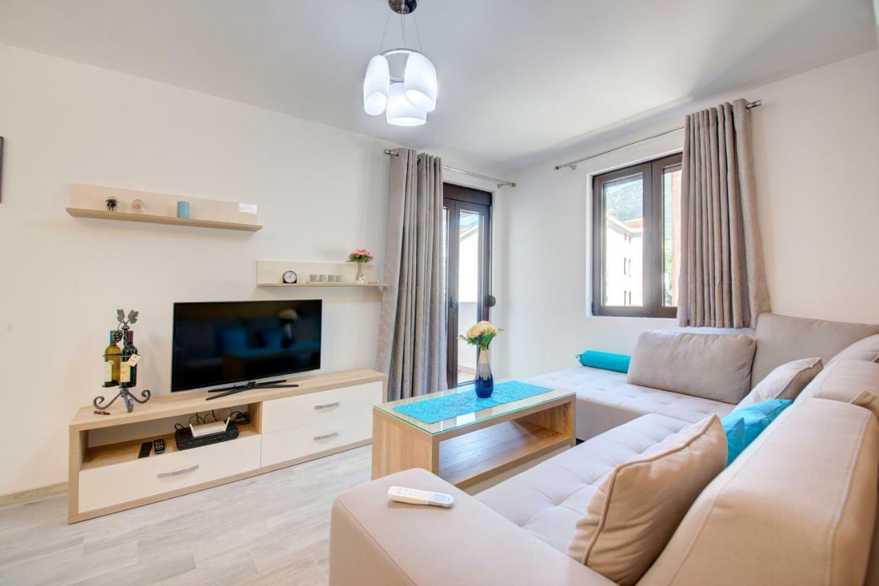 Apartment Medusa Risan Exterior photo
