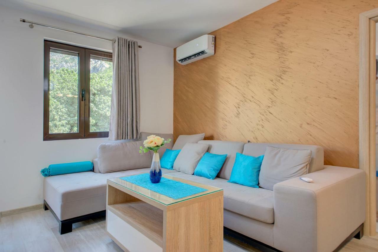 Apartment Medusa Risan Exterior photo
