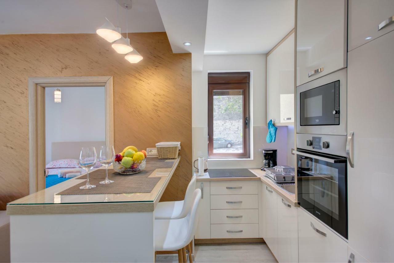 Apartment Medusa Risan Exterior photo